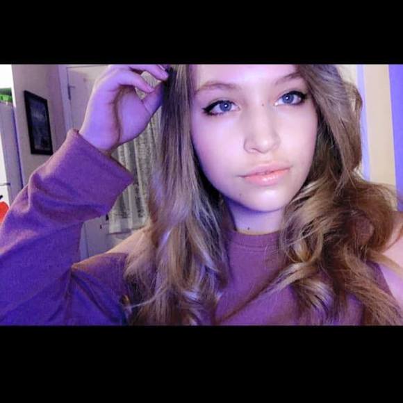 Meet your Posher, Katina - Picture 1 of 1